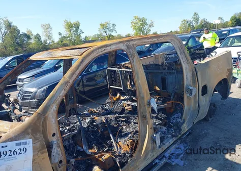 2021 Chevrolet Silverado 1500 4Wd Short Bed Lt Trail Boss from USA, damaged, VIN 3GCPYFEL8MG397519